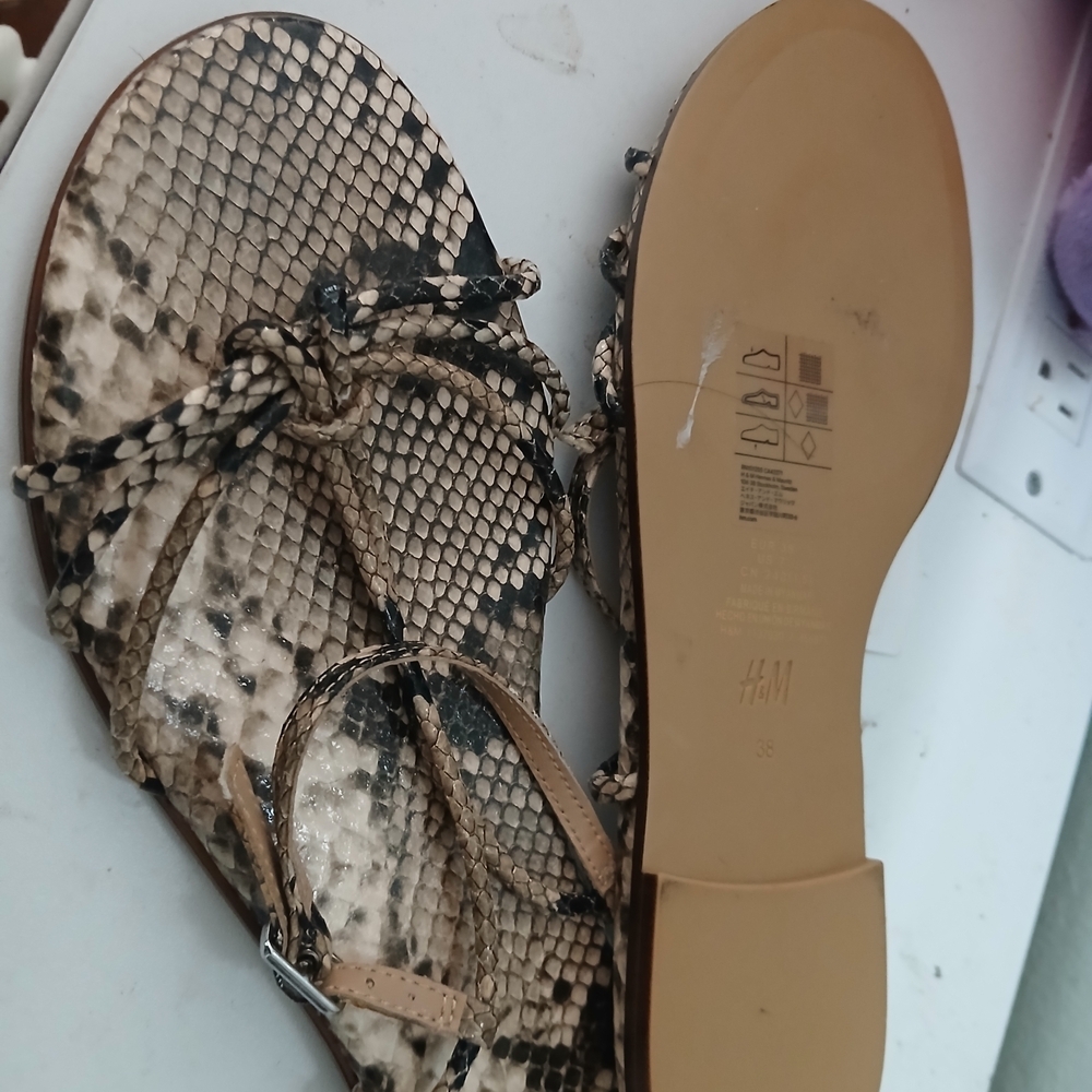 H&M Snakeskin Pattern Sandals - Tan - Picture 3 of 4